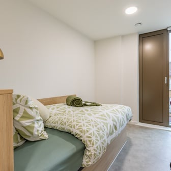 Superior En Suite - Image 1